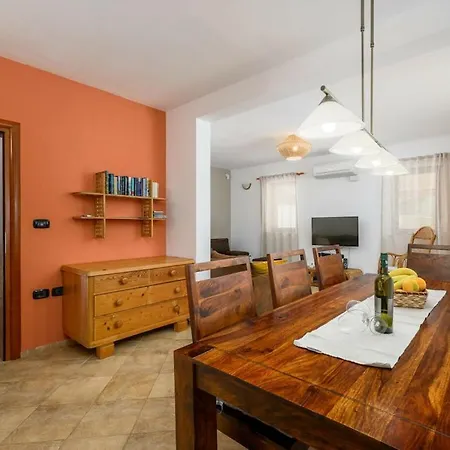 Hrast Villa *