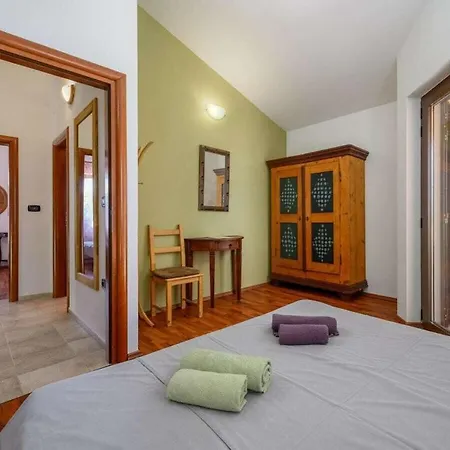Hrast Villa Bačva